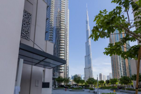Steps to Dubai Mall & Burj, Ideal Home in Downtown